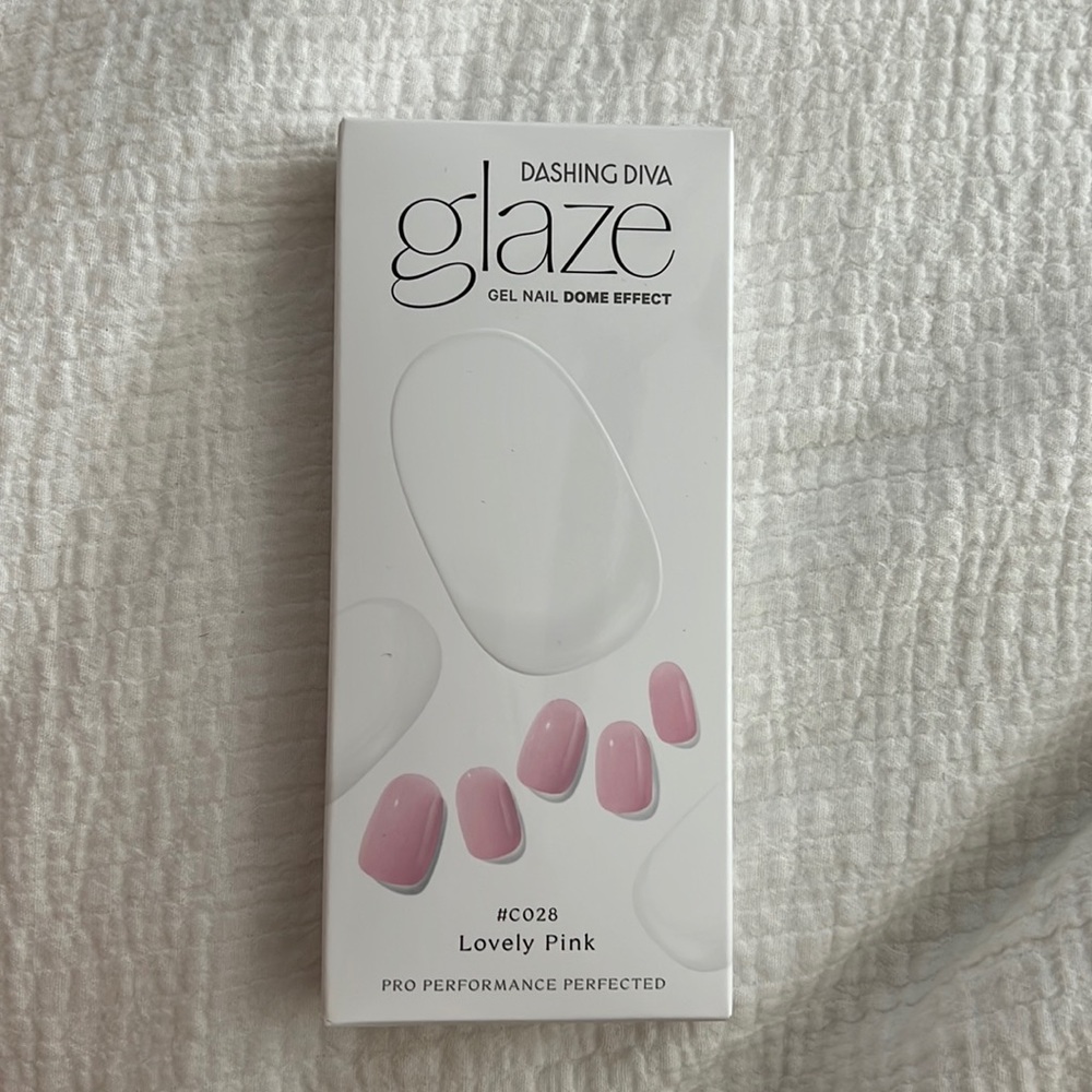 Dashing Diva Glaze Lovely Pink